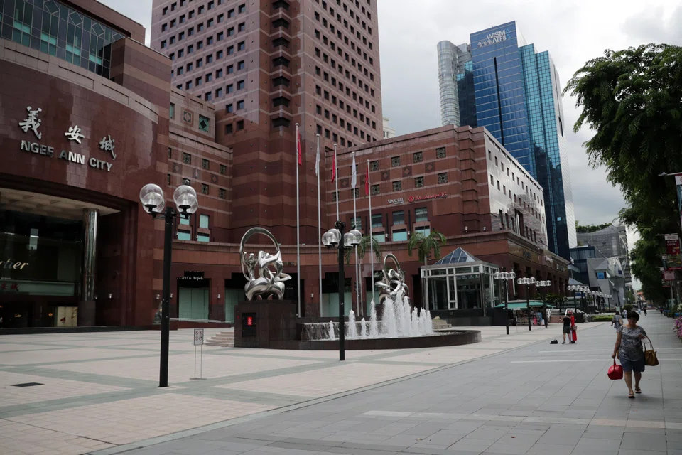 Ngee Ann City, a mall under Starhill Global Reit. 