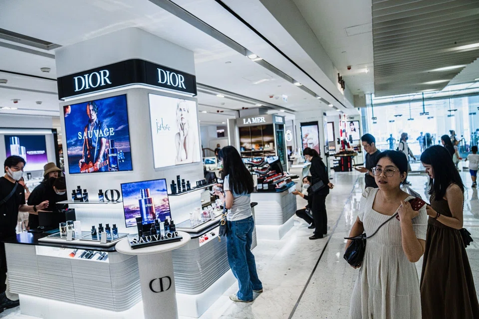 Sales increase to HK$34.5 billion (S$6 billion), marking a sixth consecutive month of growth. 