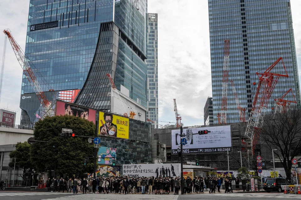 Finance Minister Shunichi Suzuki notes that Japan’s public finances have increased in severity to an unprecedented degree due to supplementary budgets to respond to the coronavirus and similar issues.
