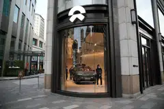 Battery swapping allows drivers to replace depleted packs quickly with fully charged ones, rather than plugging the vehicle into a charging point.