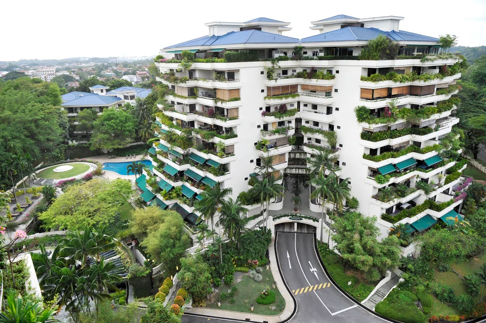 Completed in 1983, Arcadia residents sought a lease extension for their ageing estate to conserve its 3 buildings on environmental and heritage grounds.