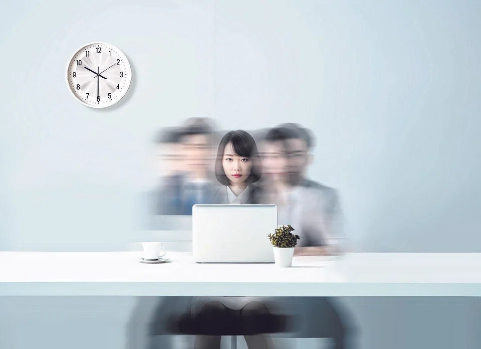 Perhaps the most attractive proposition about hot desking is that it saves money. Companies that give up office space to make the move can save millions of dollars.