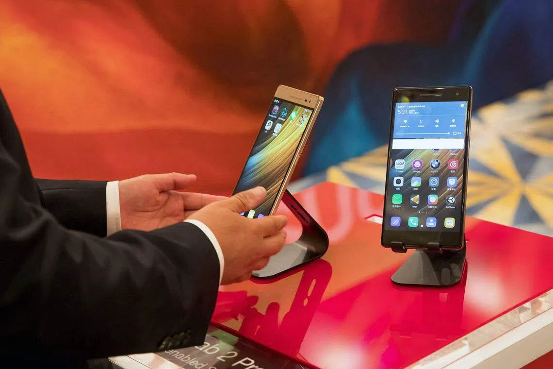 Lenovo's struggling mobile business sets sight on high-end market
