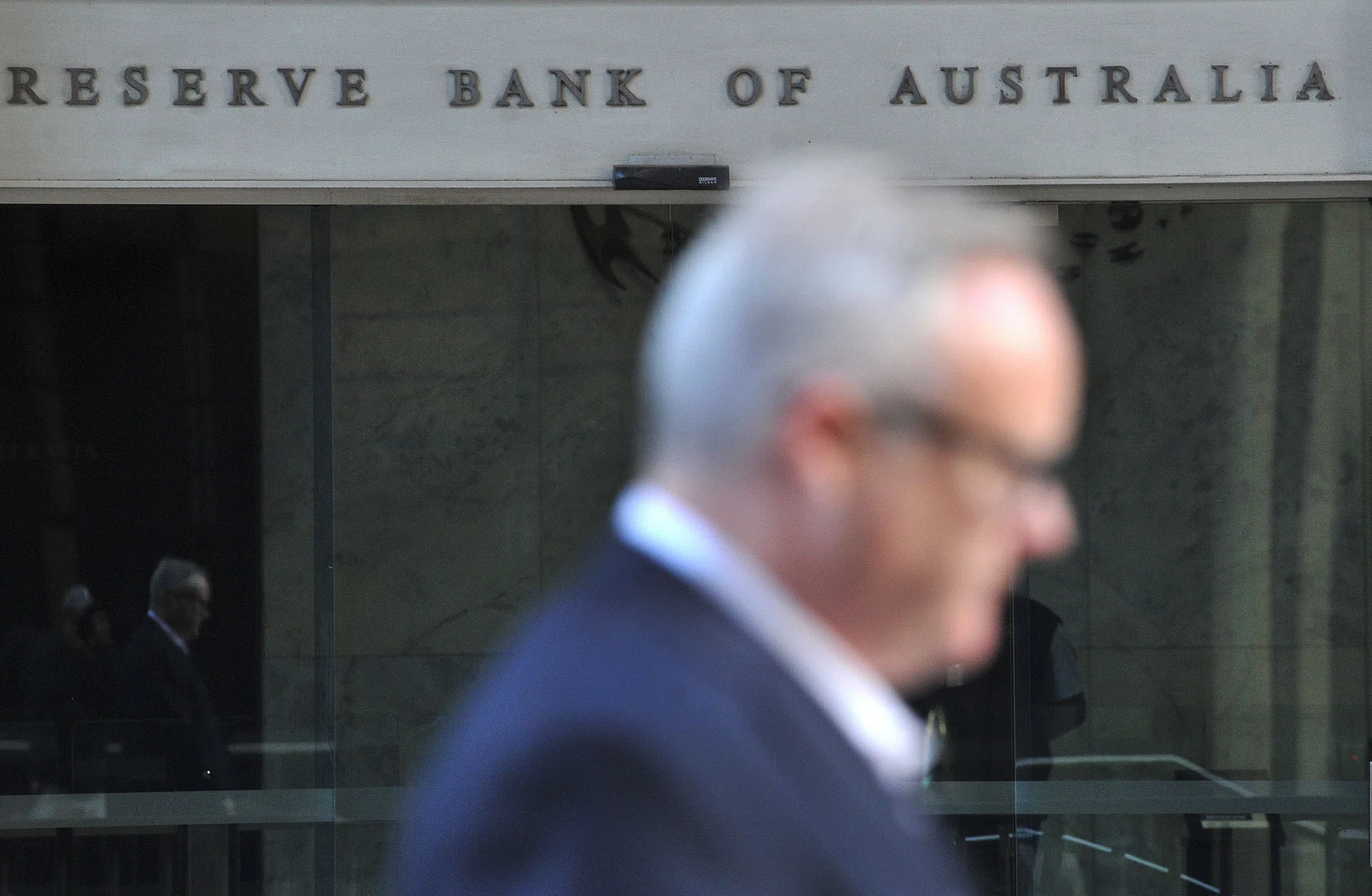 Australia's consumer confidence plunges on RBA tightening signal - The ...