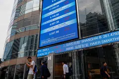 The market capitalisation of Hong Kong’s bourse has plunged by almost US$870 billion since a January peak amid weak investor sentiment over China’s sluggish economic recovery. 