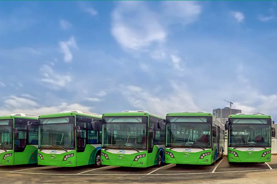 Hanoi Transport Corporation (Transerco), the project’s adviser and Hanoi’s major bus lines operator, plans to convert around 1/5 of the city’s 1,100-bus fleet to electric by 2025.