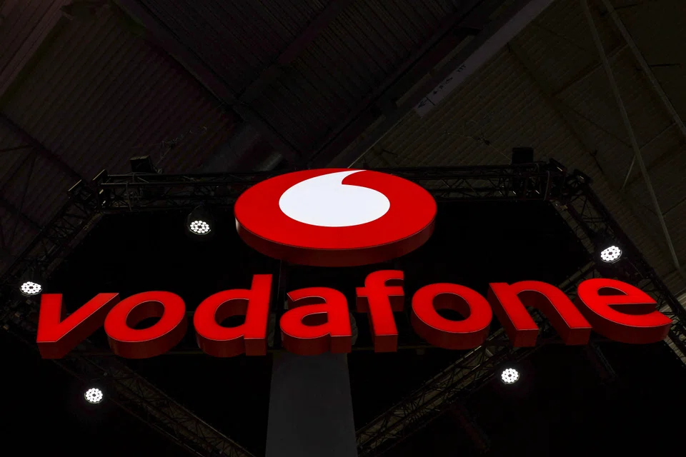 Vodafone says personnel costs will be reduced through savings and the relocation of around 2,000 jobs – also because manual tasks will be performed by increased automation in future.