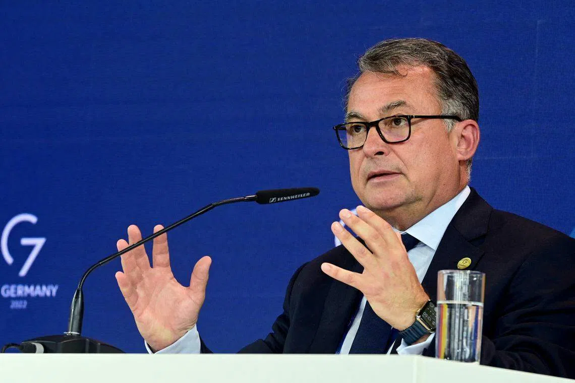 Instead of loosening policy, Bundesbank chief Joachim actually made the case for further tightening via a “significantly” smaller balance sheet.