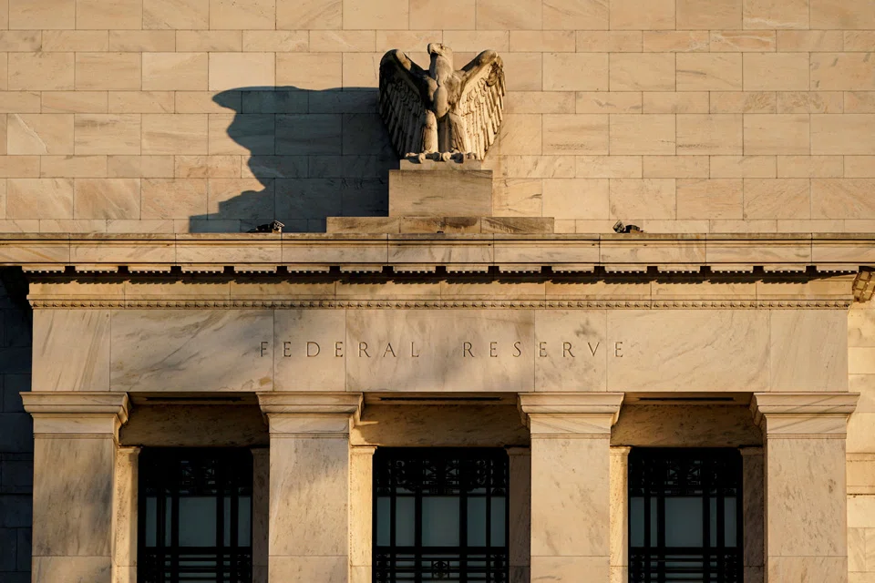 FILE PHOTO: The Federal Reserve building in Washington, U.S., January 26, 2022. REUTERS/Joshua Roberts/File Photo##########dim1##########