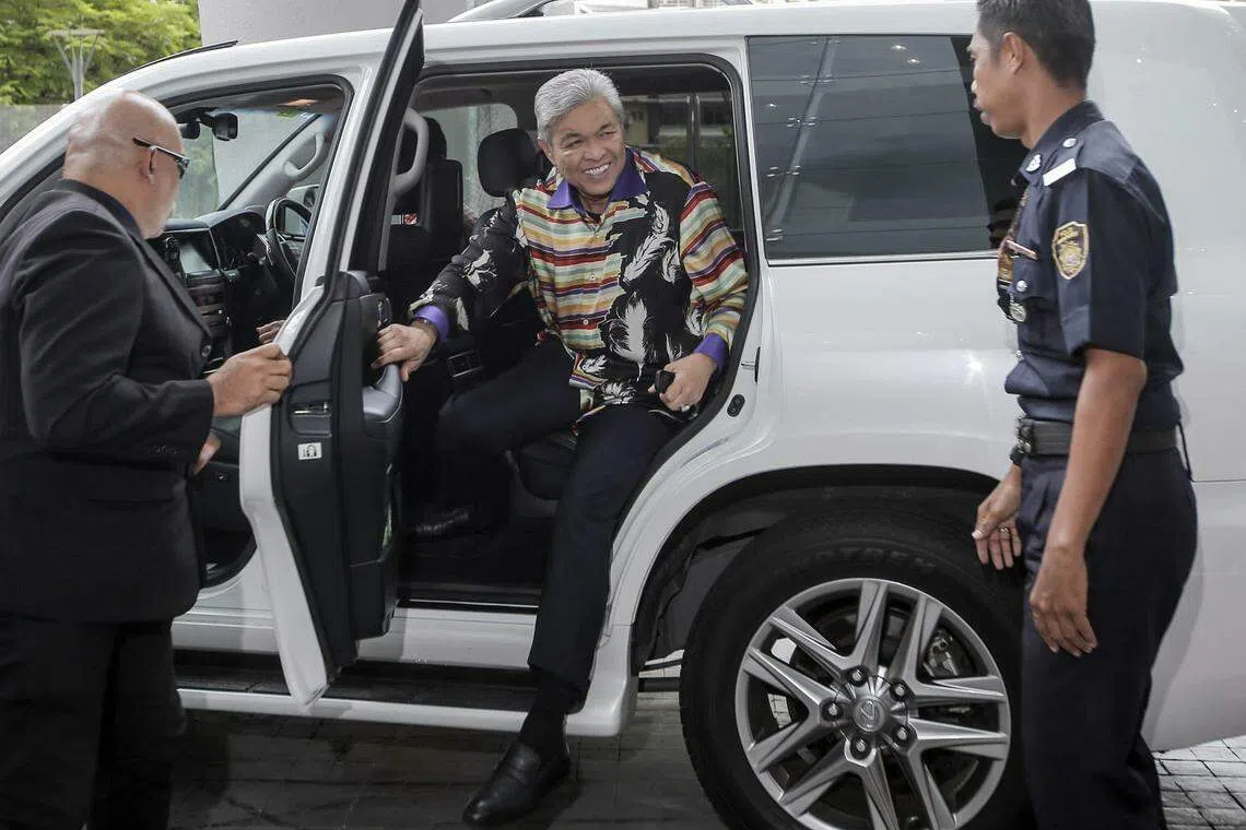 By last week, Apple was the only Big Tech name that had not underperformed the market this year, foretelling another collapse for acronym investing. 