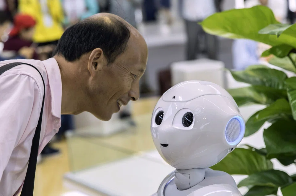 Founded in 2015, CloudMinds develops cloud-based robots with artificial intelligence that can be used in restaurants and hotels for food delivery, cleaning and patrolling.