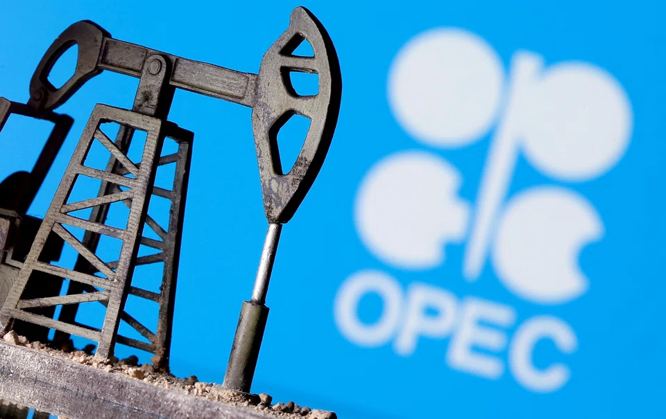 Brent rose to a two-month high of US$99.56 a barrel on Monday (Nov 7), before paring gains. Oil prices have increased, as the seasonal demand peak threatens to coincide with additional sanctions on Russian supplies. 