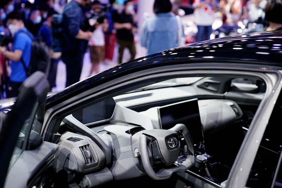 China is in talks with automakers about extending costly  subsidies for electric vehicles (EV) that were set to expire in 2022.