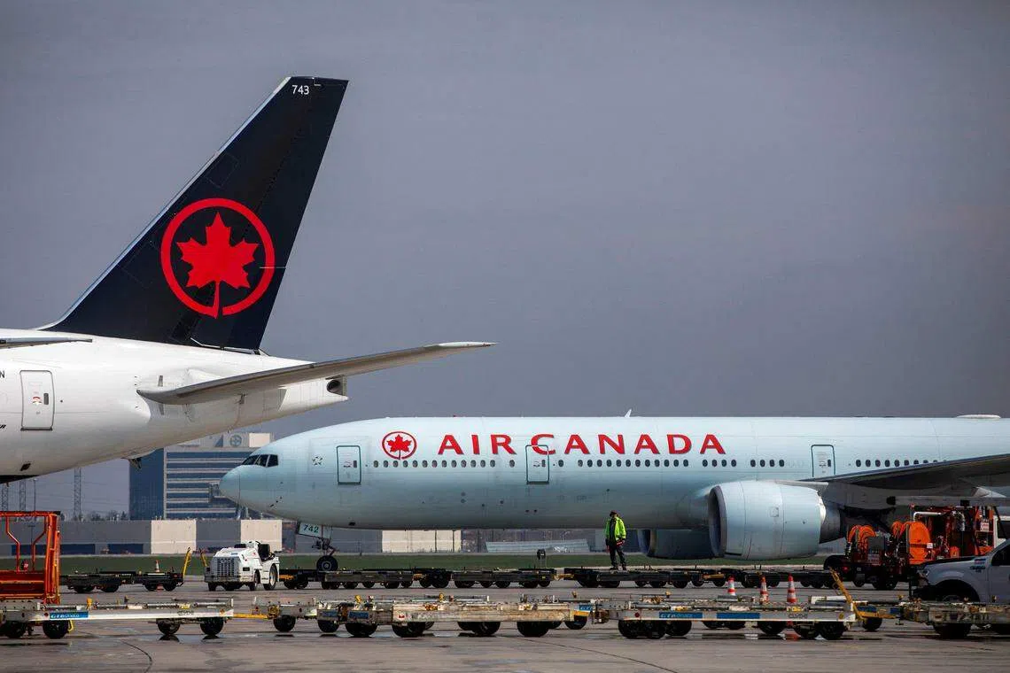 Canada’s largest airline posted net profit of C$1.25 billion (S$1.23 billion), or C$3.08 per share, for the quarter ended Sept 30.