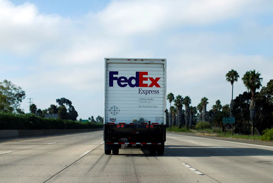 A worldwide slowdown in economic activity caused shortfalls in FedEx Express revenues of US$500 million and FedEx Ground revenues of US$300 million in the quarter ended Aug. 31, FedEx said.