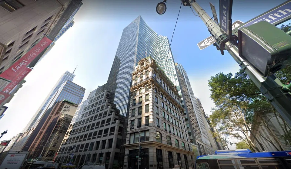 The 30-storey, 865,000-square-foot building at 452 Fifth Ave has struggled in the past year. 
