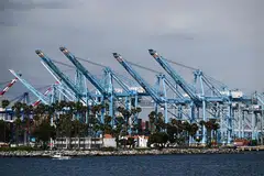 In the 12 months through November, import prices decreased 1.4 per cent after dropping 1.8 per cent in October. 