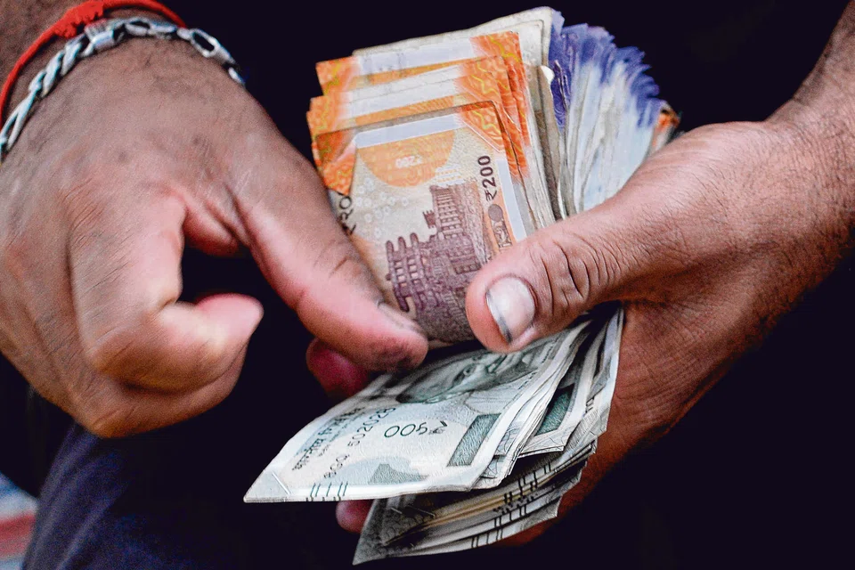 The Indian currency offers higher compensation for risk than the rupiah, with a carry-to-risk ratio of 2.8 compared with just 0.5 for Indonesia, according to data compiled by Bloomberg.