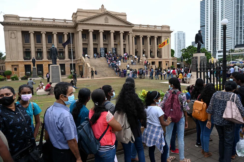 Colombo was calm on Monday as hundreds of people strolled into the president’s secretariat and residence and toured the colonial-era buildings.