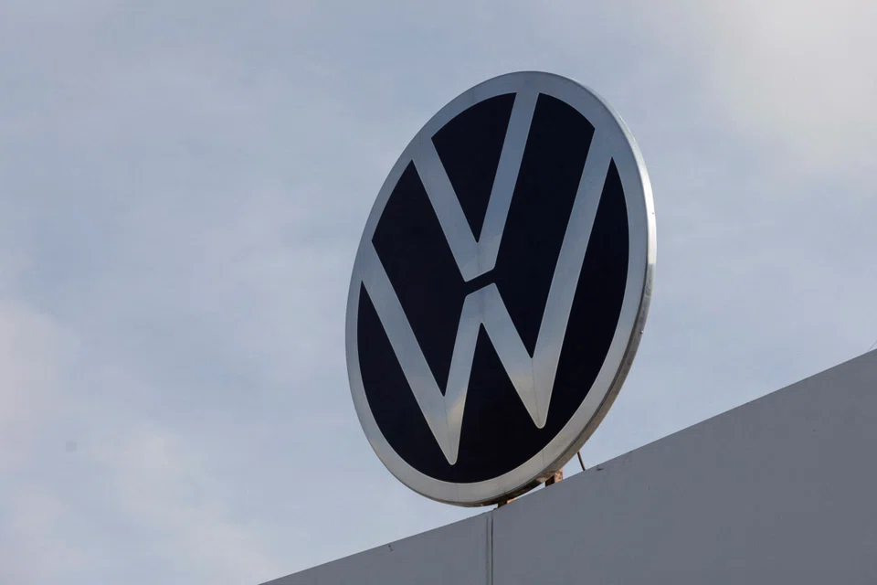 Volkswagen executive Michael Heinemann told a media call that the carmaker will reduce its natural gas intake by over 20 per cent, the minimum set by the government.