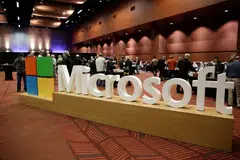 Microsoft is preparing to bring Amazon.com as a customer for its 365 cloud productivity tools in a deal worth over US$1 billion, news site Insider reported on Tuesday.