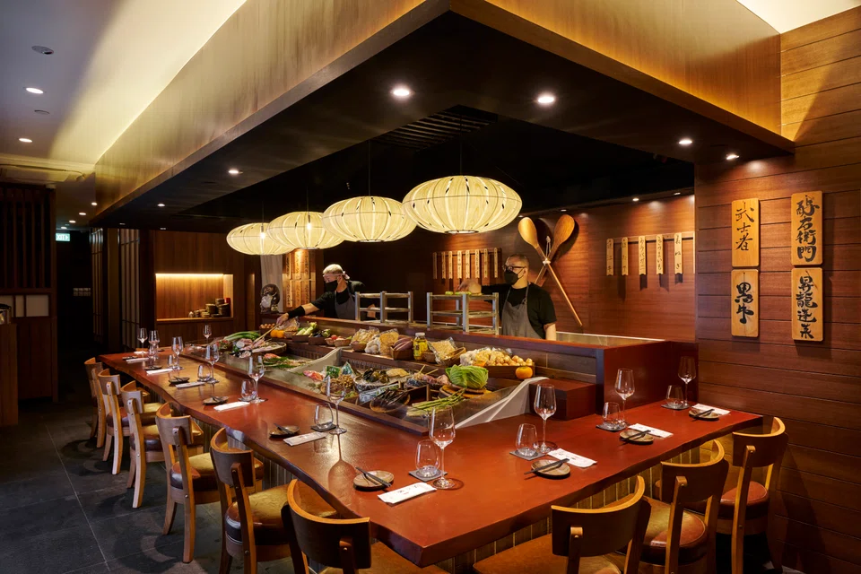 Interiors of Akanoya Robatayaki.