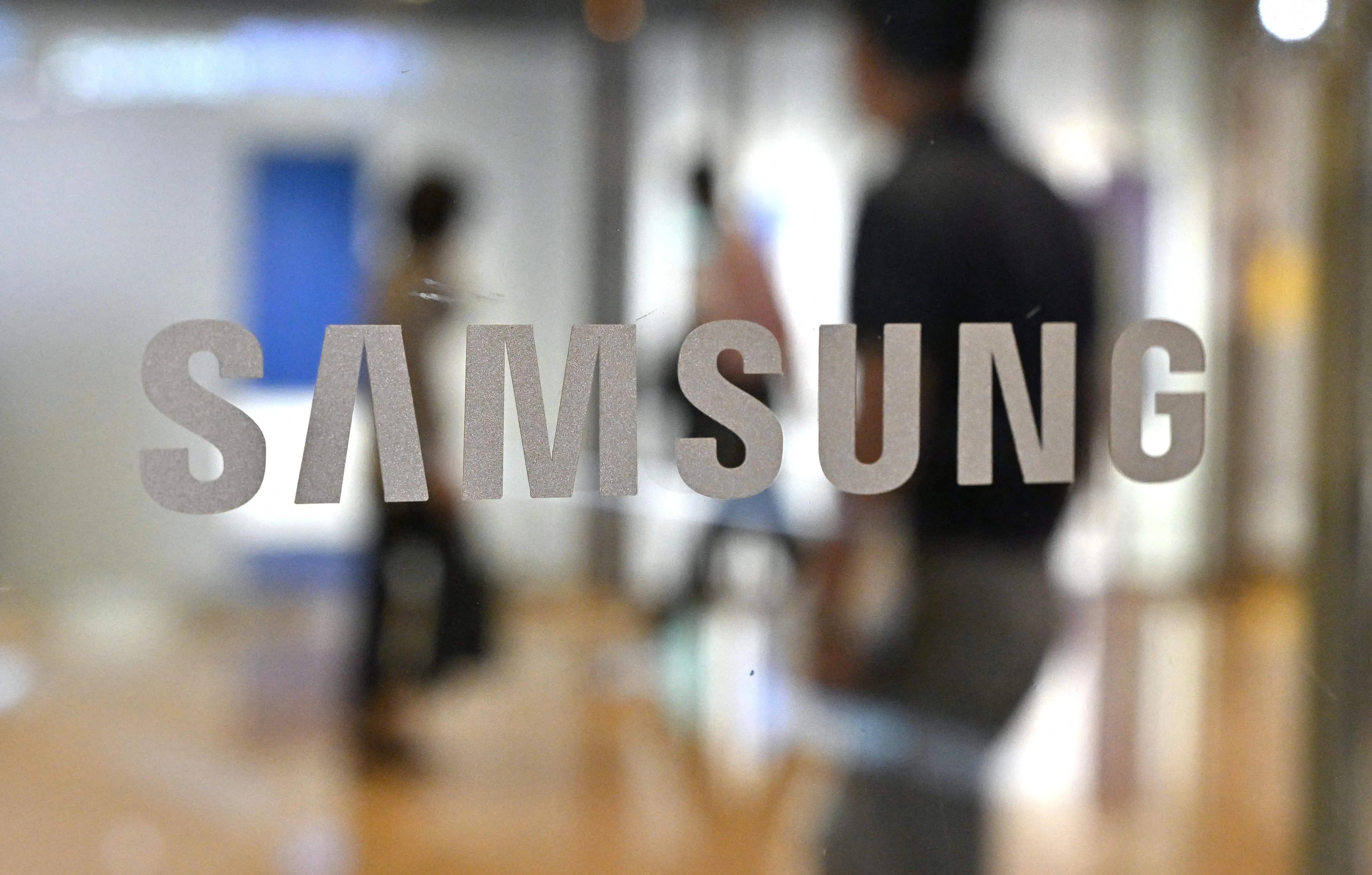 Samsung Electronics' operating profit rose to 14.1 trillion won (S$14.9 billion) for the quarter ended June 30 from 12.57 trillion won a year earlier, its highest second-quarter profit since 2018.