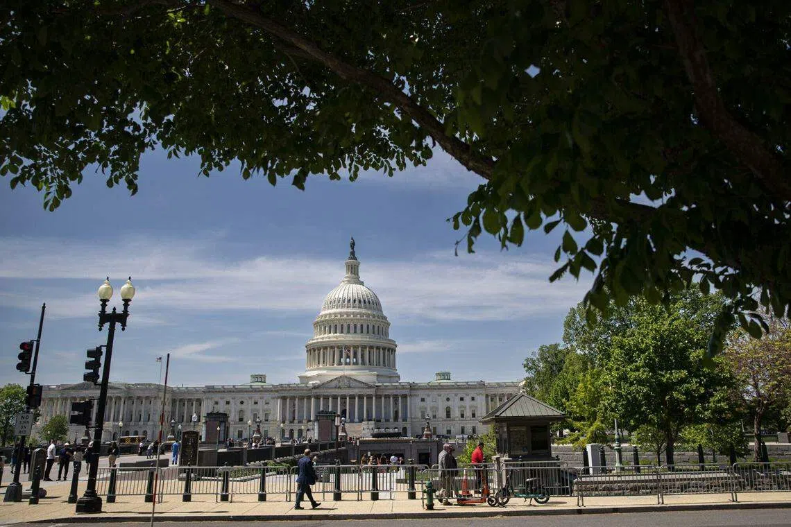 The US Senate voted 77-19 to begin debate on a measure that would fund the government through Nov 17.