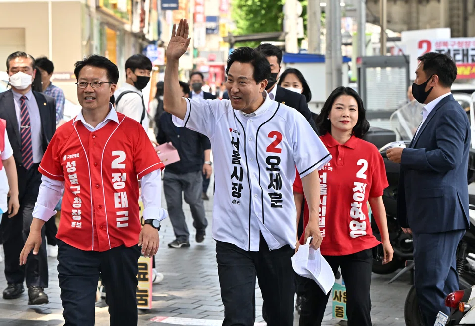 Seoul Mayor Oh Se-hoon, the candidate of the ruling People Power Party for the Seoul mayoral election, during a campaign rally in Seoul, on May 31.