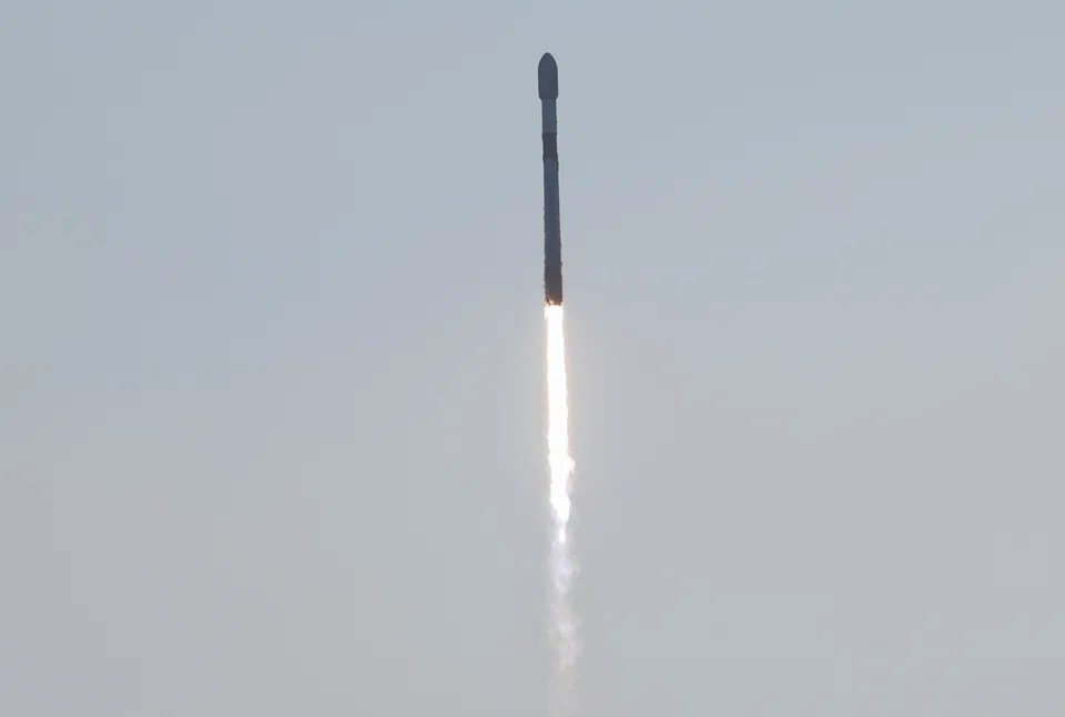 A SpaceX Falcon 9 rocket lifts off, carrying 53 Starlink internet satellites, from the Kennedy Space Center in Cape Canaveral, Florida,  May 18, 2022. SpaceX is looking to raise US$1.7 billion in fresh funding.