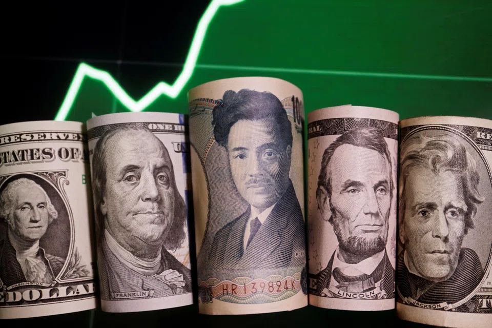 The yen rose about 0.3 per cent to 132.08 per US dollar. 