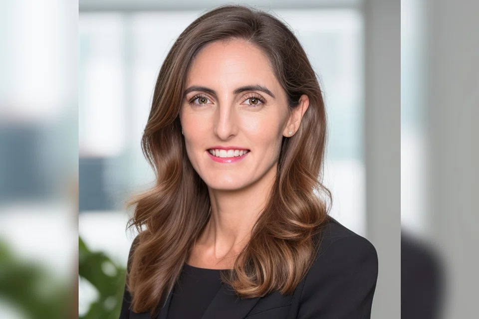 ESSEC Business School alumna Emmanuelle (Emma) Quentin credits her experience at the school for teaching her it is okay to be different and inspiring her to express ambition she did not realise she had. 