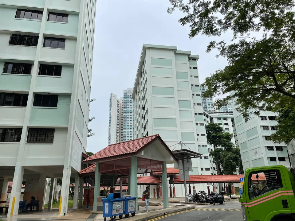 Buyers of  replacement Housing Board (HDB) flats under the Selective En bloc Redevelopment Scheme (Sers) will now  only be able to sell their units five years from the date of collecting the keys, starting with the Ang Mo Kio Sers site.