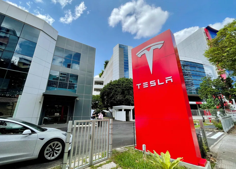 Tesla cut prices on Real-Wheel Drive version of both Model 3 and Model Y by S$4,000 (US$3,020), and Dual Motor All-Wheel Drive version of the two models by S$5,000, the website showed.