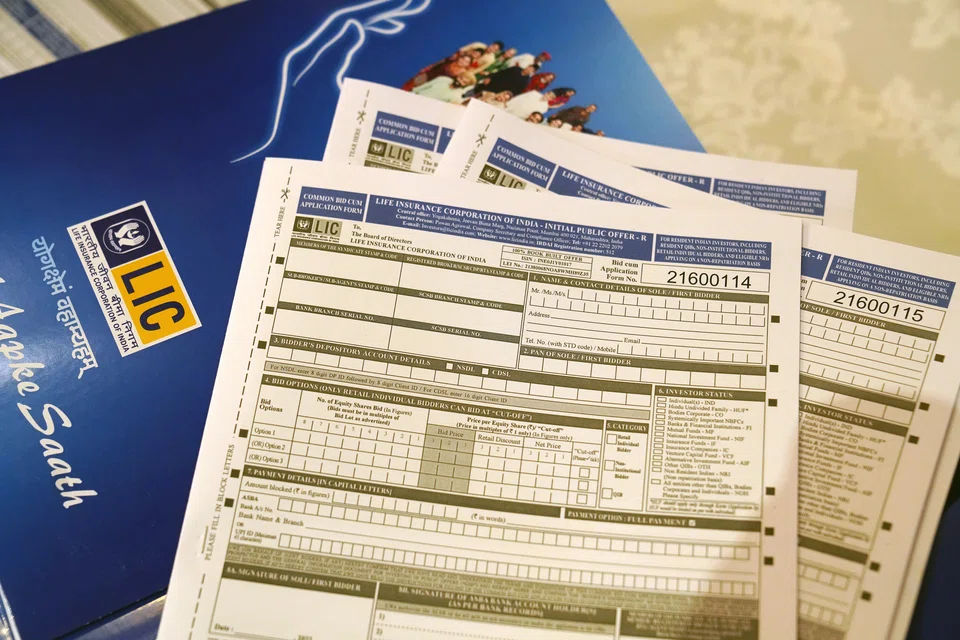 The 10 advisers managing the IPO will receive around 10 million rupees each for their role in the offering, a fraction of what they’d typically pocket for a deal of this size.
