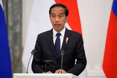 Joko Widodo said he expressed his "readiness" to help start "communication" between the 2 leaders. 