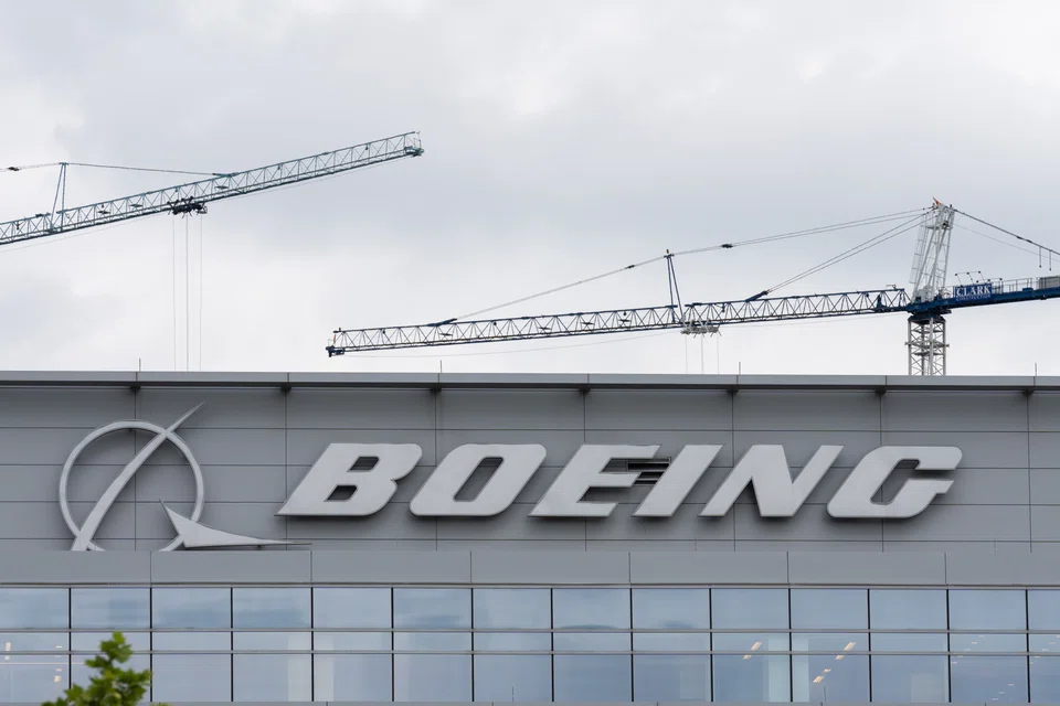 Boeing announced on Thursday it will relocate its headquarters from Chicago to the Washington suburb of Arlington, Virginia.