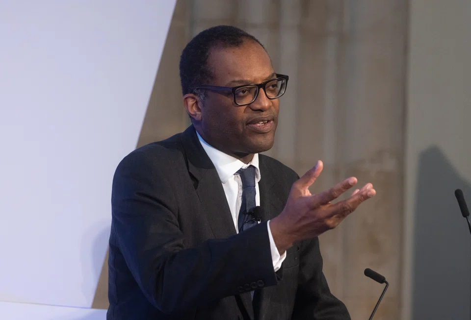 UK Business Secretary Kwasi Kwarteng is working to extend so-called contracts for difference to generators to replace more lucrative subsidies in an attempt to cap profits and avoid imposing a windfall tax. 
