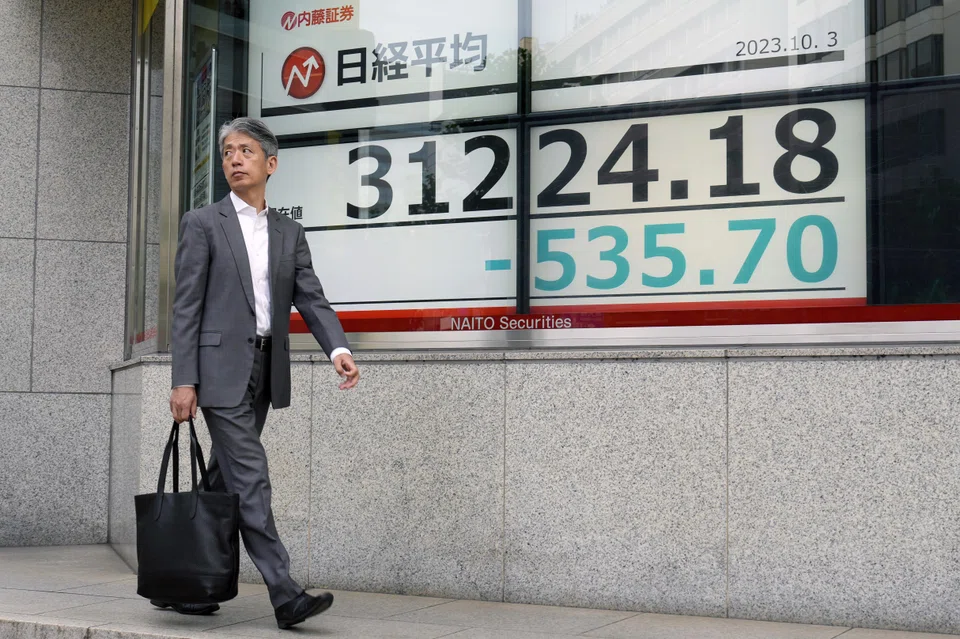 Markets in Tokyo and Hong Kong both dipped in early trade on Tuesday.