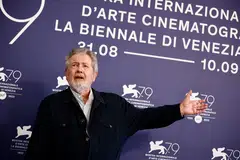 Veteran film maker Walter Hill's latest movie, "Dead for a Dollar", follows a traditional tale of a bounty hunter who tracks his targets deep into Mexico, climaxing in a body-strewn, final shootout.