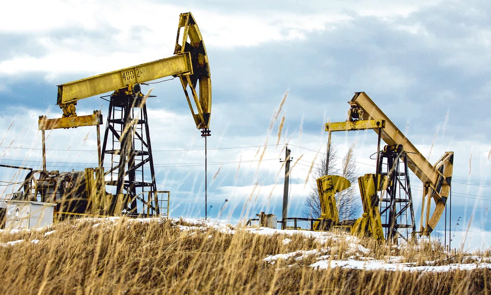 Brent crude futures settled down US$1.10, or 0.9 per cent, to US$121.17 a barrel on Tuesday. 