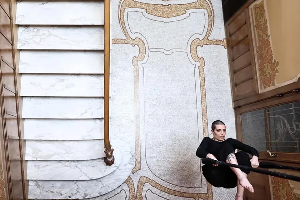 Brussels is using circus performers in an innovative project to help draw attention to its Art Nouveau heritage.