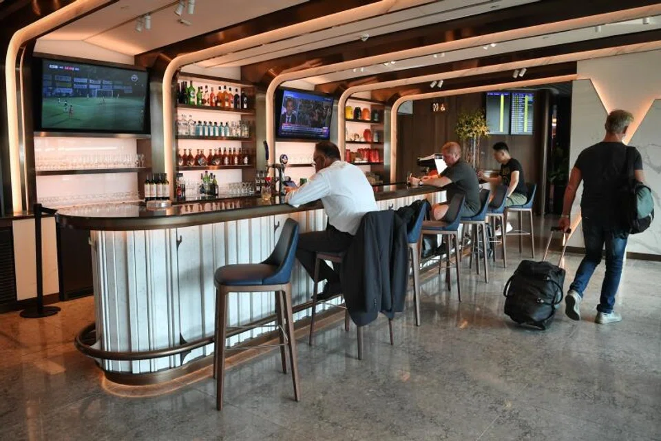 Business Class SilverKris Lounge has a bar now, one of the amenities SIA flyers have asked for.