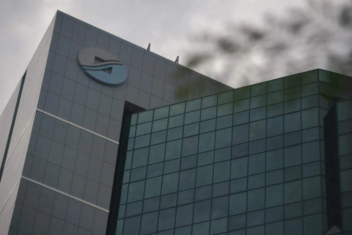 Delivery workers whose annual gross income exceeds S$50,000 should claim tax deductions based on the actual allowable business expenses incurred, says Iras.