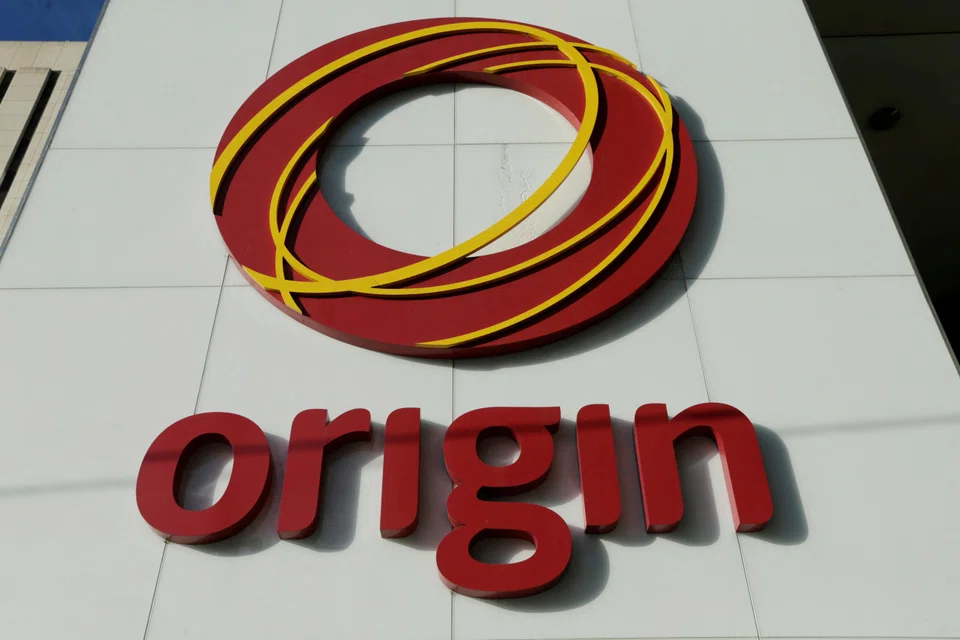 AustralianSuper, the country’s biggest pension fund with A$300 billion (S$265 billion) in assets, in a rare and vocal move is blocking a US$10.6 billion bid for Origin Energy, saying the bidding consortium would “short change” shareholders.