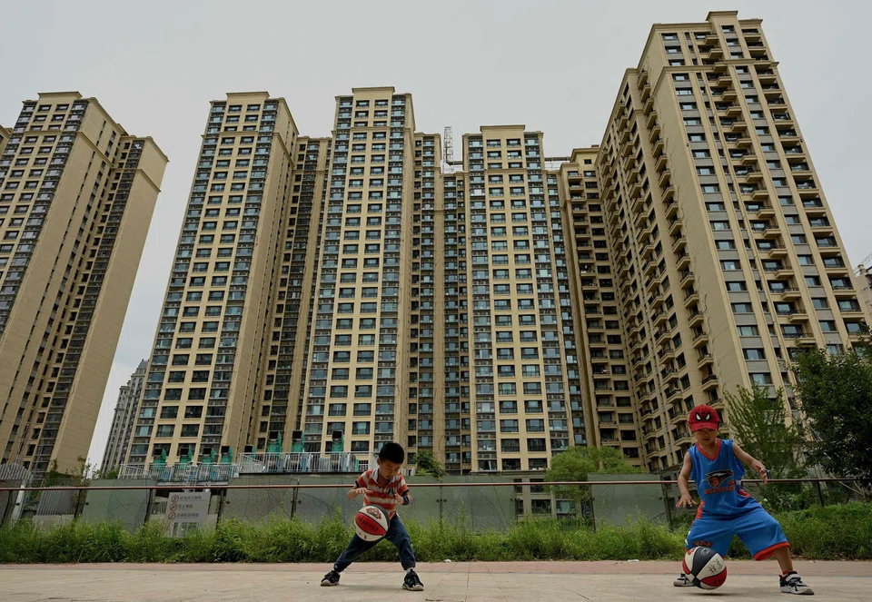China’s home sales continued to slump in December, with the 100 biggest developers seeing new home sales dropping 30.8 per cent from a year earlier. 