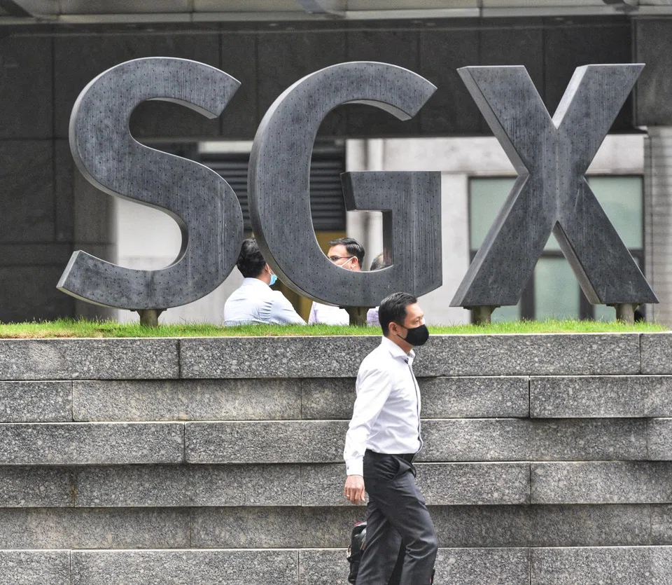 The Straits Times Index (STI) fell 0.2 per cent or 6.88 points to 3,091.21 as at 9.02 am.