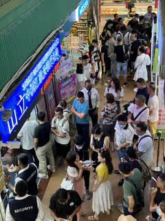 Three Chinese nationals are seeking US$48,417 from Samlit Moneychanger, as part of other claims, alleging breach of agreements, according to a suit filed in October.