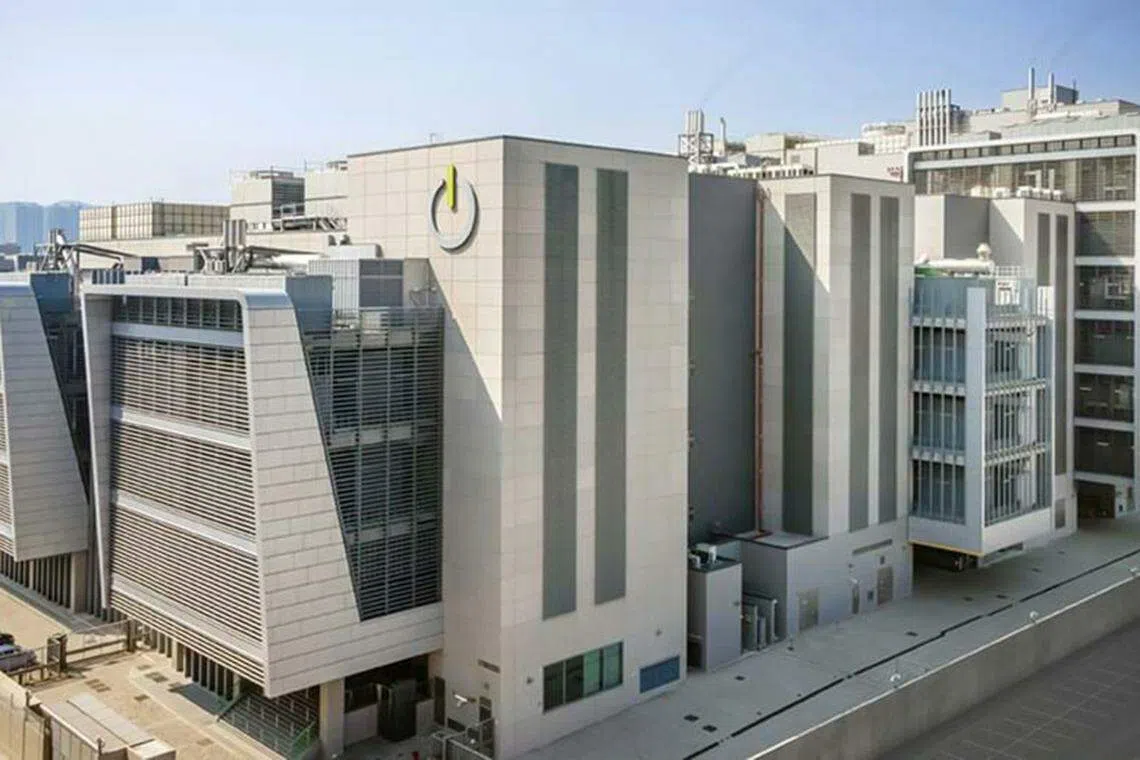 THE owners of Global Switch Holdings are poised to kick off a long-awaited sale amid interest from other firms in the industry and investment funds, according to people familiar with the matter.