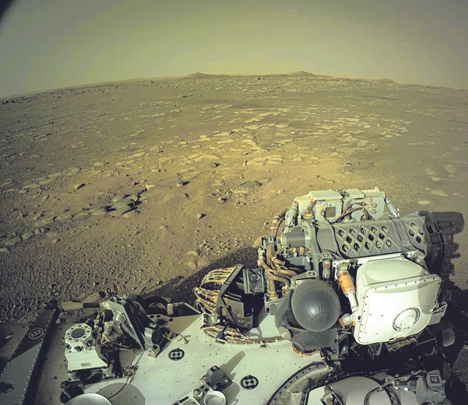 Soundings from the rover’s Rimfax radar instrument allow scientists to peer underground to get a cross-sectional view of rock layers 20 metres deep.